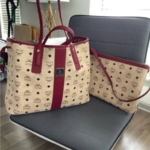 Mcm Medium Tote with pouch